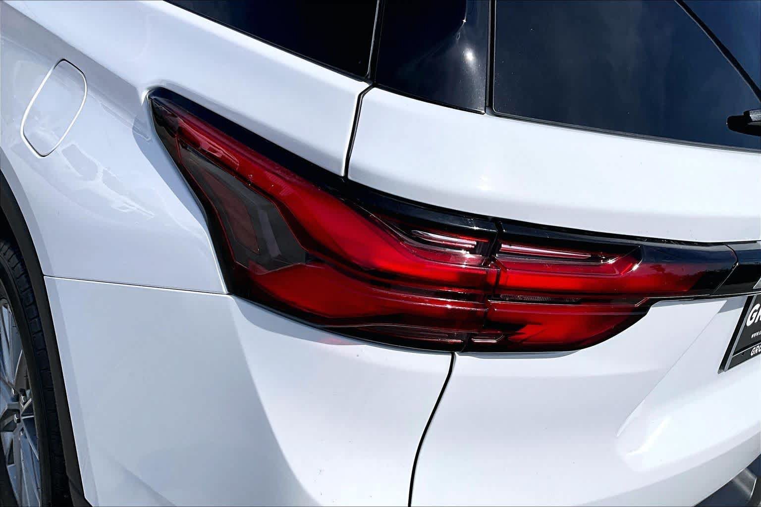 Used 2023 Chevrolet Traverse LT FWD image 54