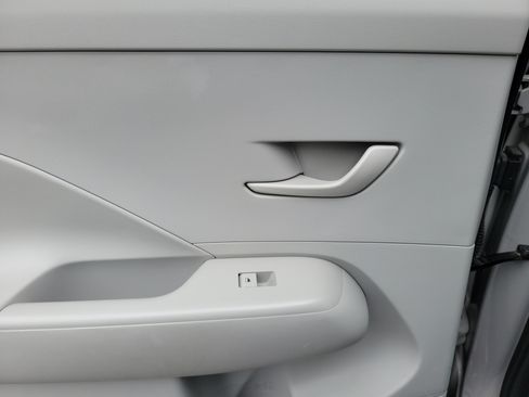 Used 2024 Hyundai Kona SEL AWD/4WD image 12