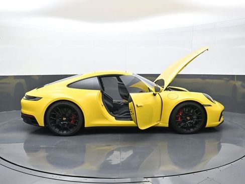 Certified 2024 Porsche 911 Carrera GTS RWD image 29