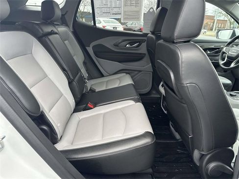 Used 2024 GMC Terrain SLT w/ LPO, Floor Liner Package image 23