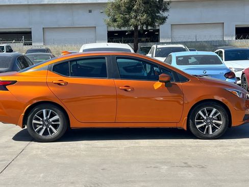Used 2021 Nissan Versa SV FWD image 9