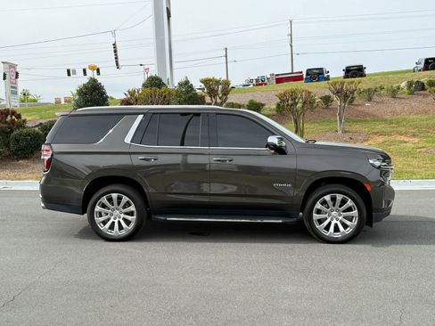 Used 2021 Chevrolet Tahoe Premier w/ Premium Package AWD/4WD image 6
