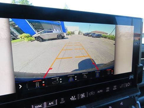 Used 2024 GMC Hummer EV 3X w/ Omega Edition AWD/4WD image 32