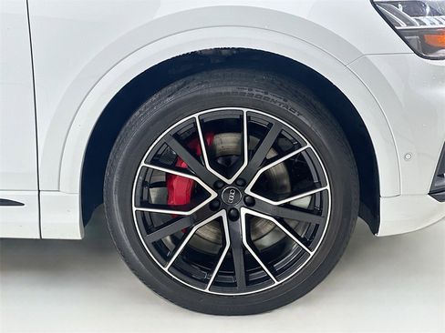 Used 2021 Audi Q8 Premium Plus w/ Premium Plus Package image 33
