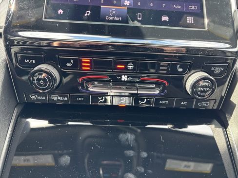 New 2026 Jeep Grand Cherokee Laredo image 5