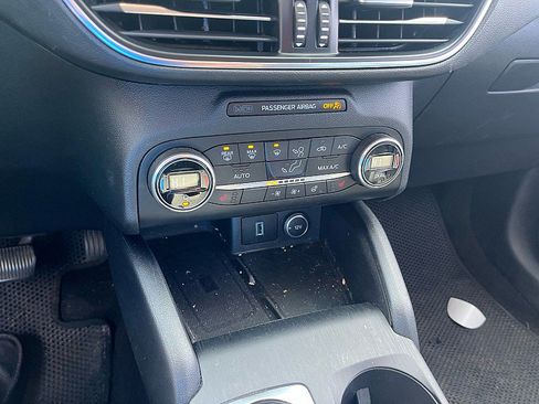 Used 2020 Ford Escape Titanium AWD/4WD image 10