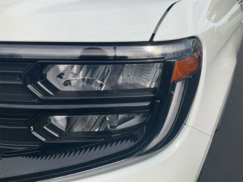 New 2026 Ford Expedition Active image 9