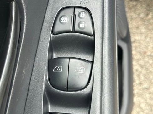 New 2025 Nissan Kicks Play S image 16