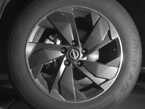 Used 2025 Nissan Rogue SV image 12