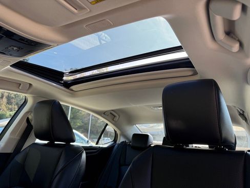 Certified 2025 Lexus ES 300h w/ Premium Package image 17