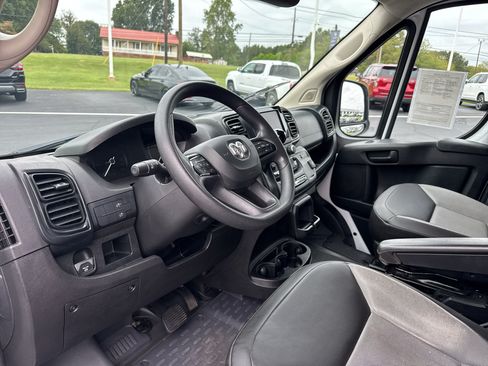 Used 2023 RAM ProMaster 2500 FWD image 9