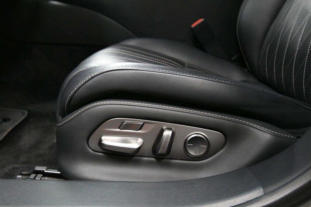 Used 2023 Lexus LS 500 AWD image 11