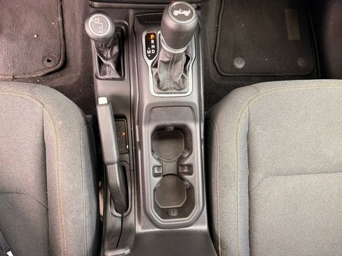 Used 2025 Jeep Wrangler Unlimited Sport AWD/4WD image 18