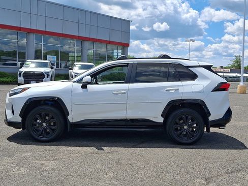Used 2023 Toyota RAV4 SE w/ SE Grade Weather Package AWD/4WD image 4