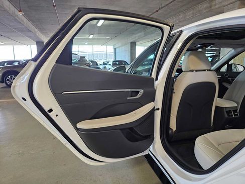 Used 2023 Hyundai Sonata Limited w/ Cargo Package FWD image 29