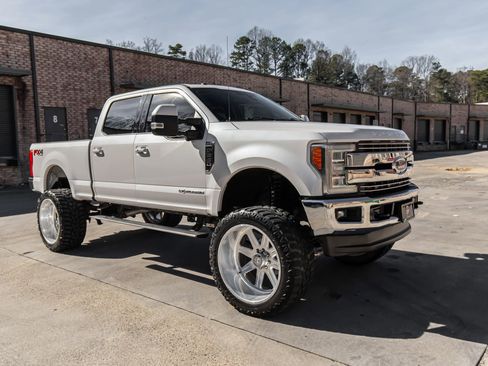 Used 2018 Ford F250 Lariat w/ Lariat Ultimate Package image 13
