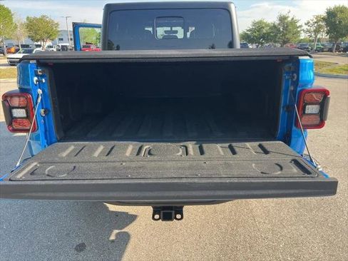 Certified 2022 Jeep Gladiator Rubicon w/ Cold Weather Group AWD/4WD image 32