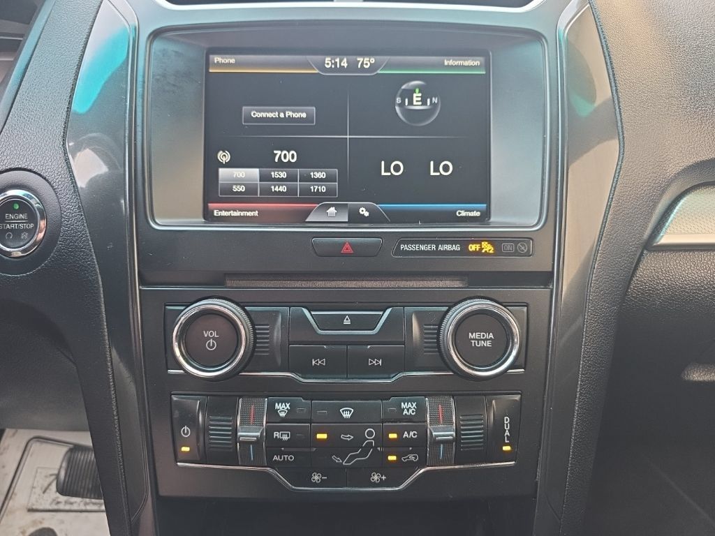 Used 2016 Ford Explorer XLT w/ Equipment Group 201A AWD/4WD image 18