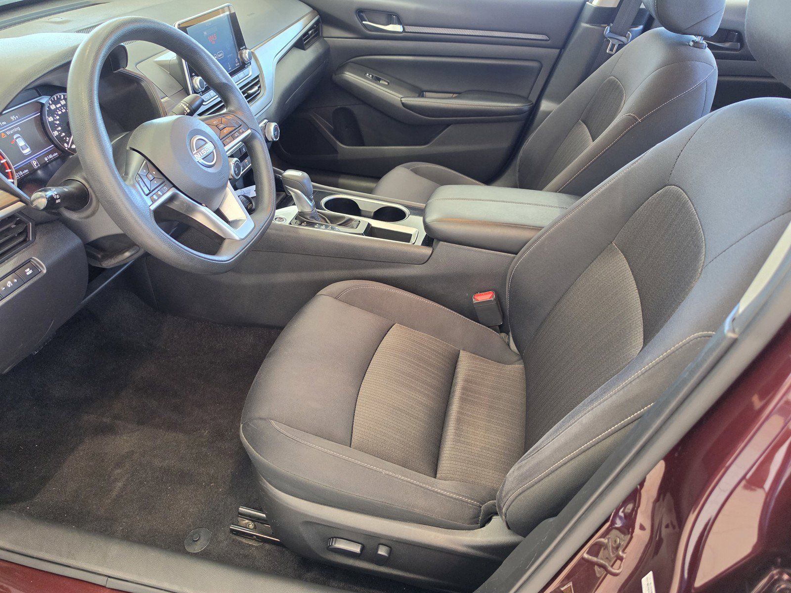 Used 2024 Nissan Altima 2.5 SV FWD image 17