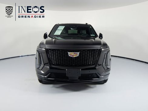Used 2026 Cadillac Escalade Sport AWD/4WD image 3