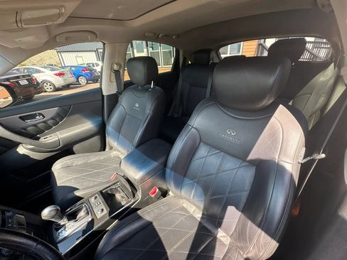 Used 2011 INFINITI FX35 AWD w/ Premium Pkg image 13