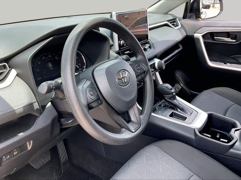 Used 2025 Toyota RAV4 XLE FWD image 15