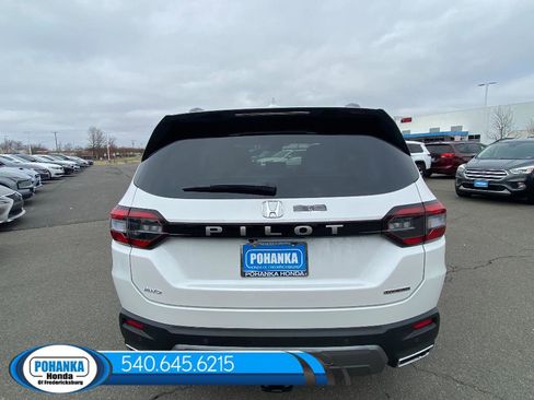 New 2026 Honda Pilot Touring image 4