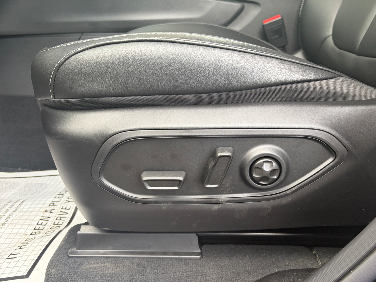 New 2026 Jeep Grand Cherokee Limited w/ Trailer Tow Package AWD/4WD image 16
