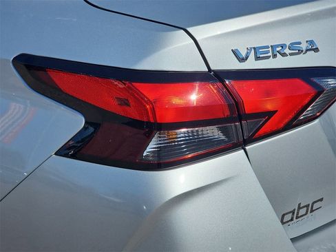 Used 2025 Nissan Versa SV w/ Trunk Package image 33