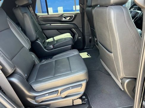 Used 2022 Chevrolet Tahoe Z71 w/ Luxury Package AWD/4WD image 14