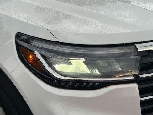 Used 2026 Ford Explorer Active AWD/4WD image 13