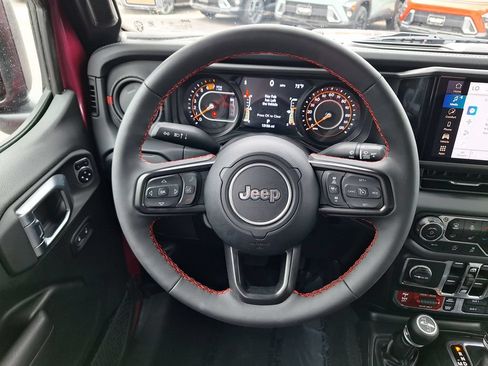 Used 2024 Jeep Wrangler Unlimited Rubicon w/ Convenience Group AWD/4WD image 14