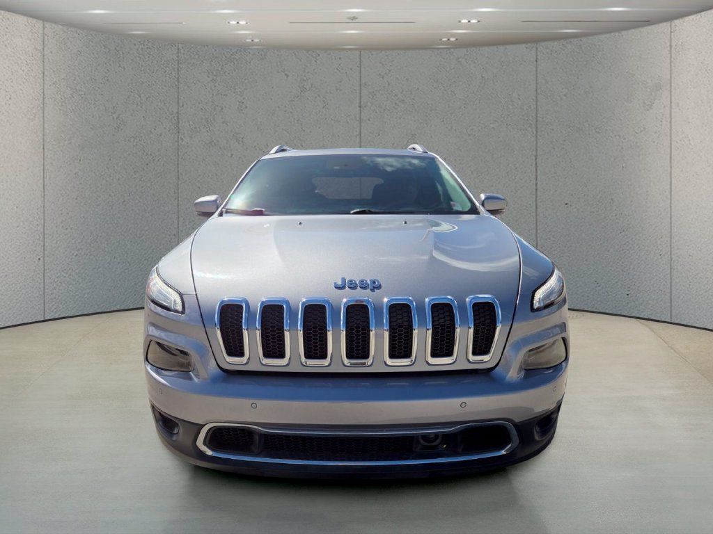 Used 2017 Jeep Cherokee Limited w/ Technology Group FWD image 13