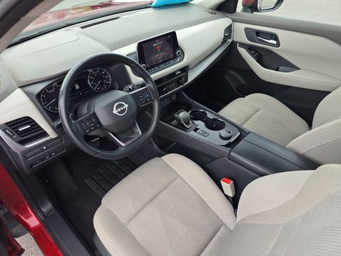 Used 2025 Nissan Rogue SV AWD/4WD image 10