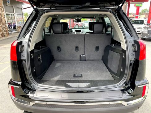 Used 2017 GMC Terrain SLT image 6