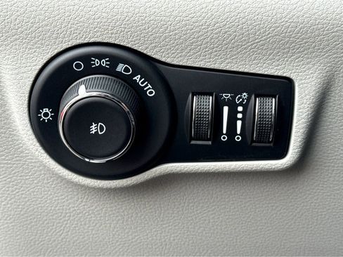 Certified 2024 Jeep Compass Latitude image 15