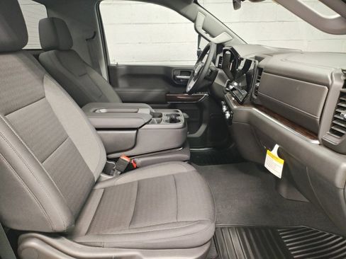 New 2025 GMC Sierra 2500 SLE w/ SLE Convenience Package image 7
