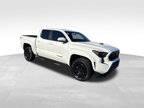 Used 2024 Toyota Tacoma TRD Sport image 9