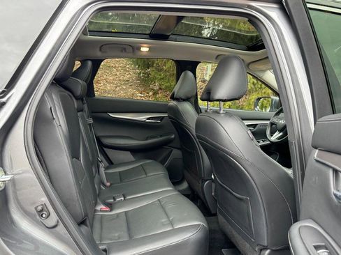 Used 2023 INFINITI QX50 Luxe image 9