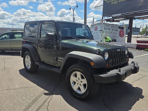 Used 2011 Jeep Wrangler Sport AWD/4WD image 7