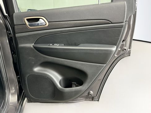 Used 2015 Jeep Grand Cherokee Laredo w/ Quick Order Package 23E image 28