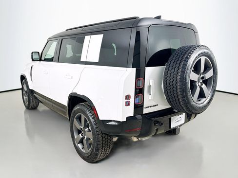 Used 2026 Land Rover Defender 110 X-Dynamic SE AWD/4WD image 7