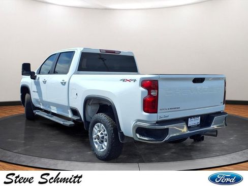 Used 2025 Chevrolet Silverado 2500 LT w/ Convenience Package AWD/4WD image 3