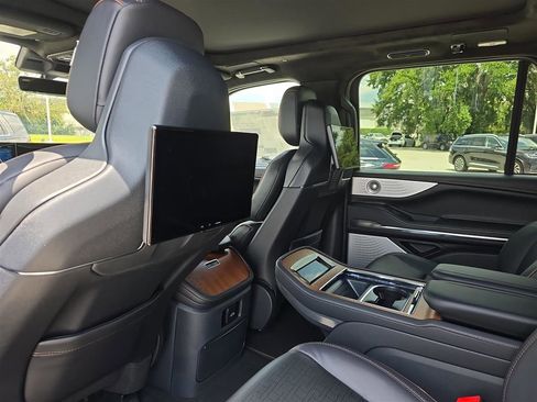New 2025 Lincoln Navigator L Black Label image 15