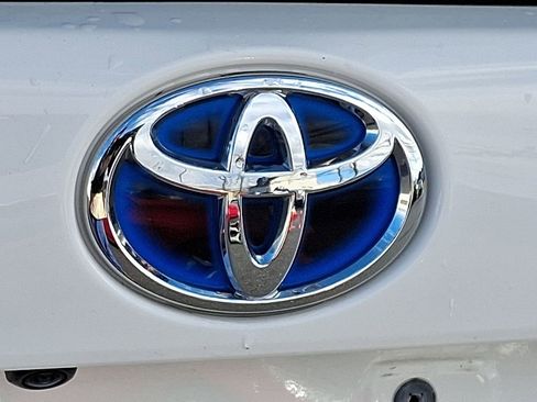 Used 2022 Toyota Prius L Eco image 30