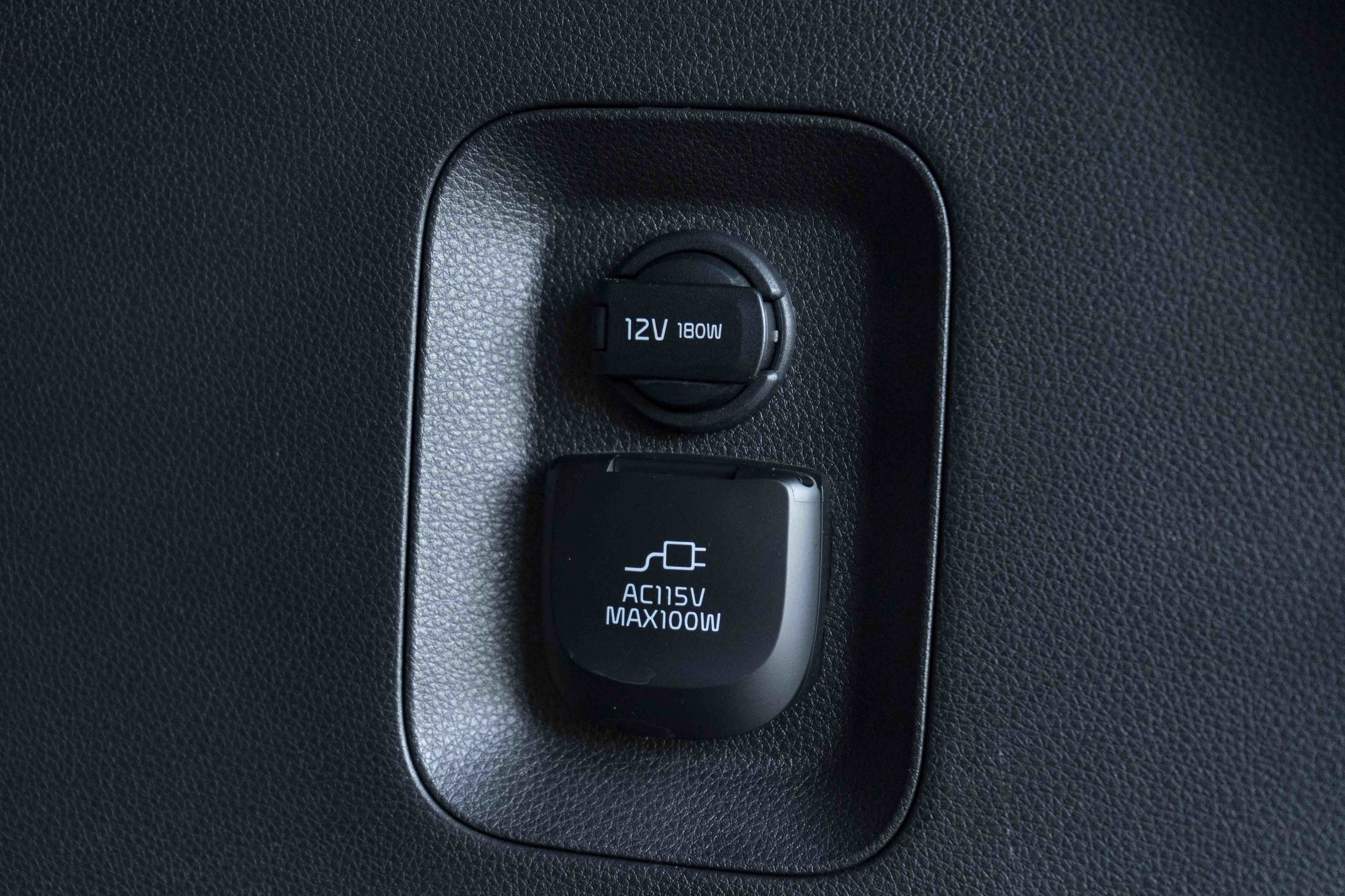 Used 2026 Kia Carnival SX w/ SX Dark Edition Package FWD image 44
