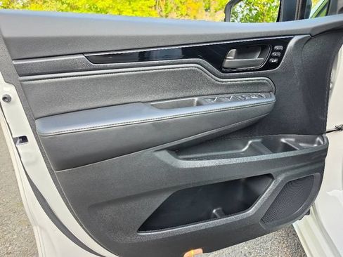 Used 2025 Honda Odyssey Touring image 19