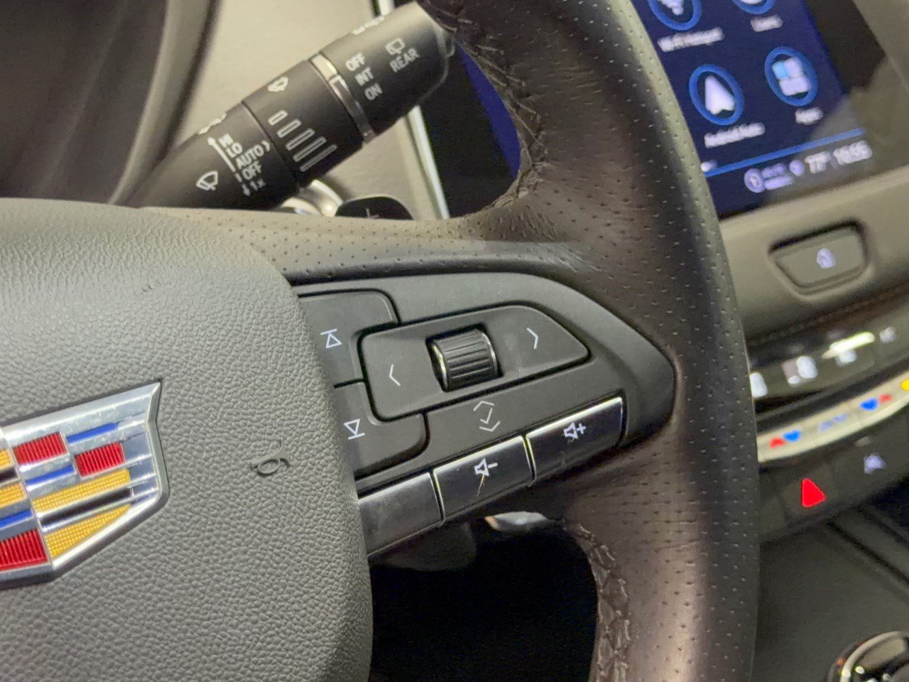Used 2023 Cadillac XT4 Sport FWD image 19