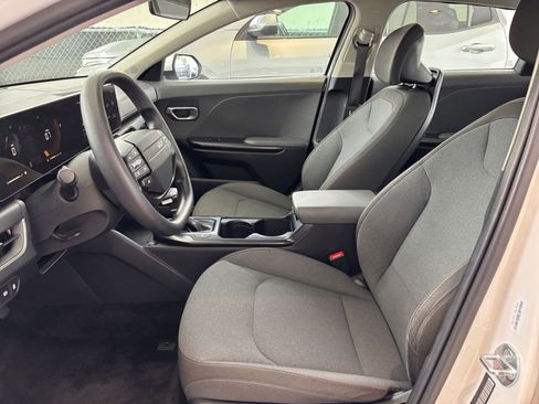Used 2025 Kia K4 FWD image 28