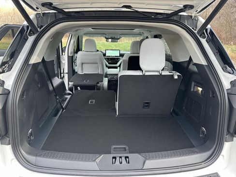 New 2026 Ford Explorer Platinum w/ LUX Leather Package image 43